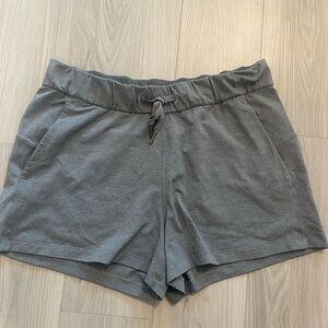 Lululemon Athletica Gray Athletic Shorts with Elastic Waistband (Size 8)